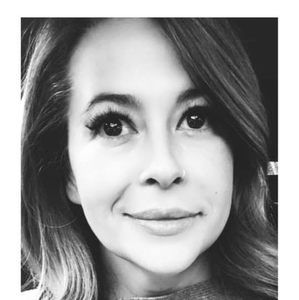 Meet your Posher, Yecenia